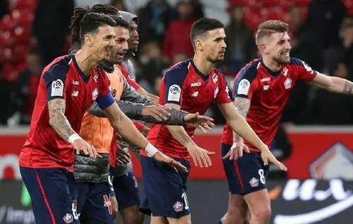  洛里昂后防失误致败局，教练组赛后主动担责  